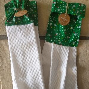 NWT Handmade Oven door towel and Kitchen Scarf set Christmas print